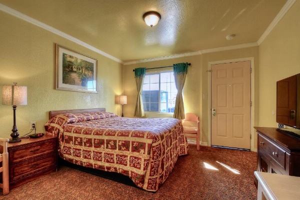 Bayside Inn image 9